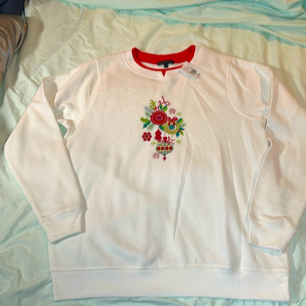 bua/bua Ladies Small Christmas sweatshirt, NWT ￼